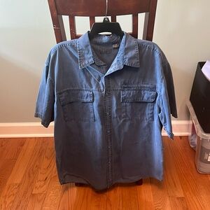 L FADED GLORY navy double pocket short sleeve button down